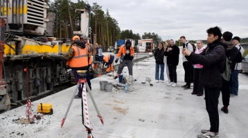 Впечатляют масштабы: студенты-дорожники побывали на стройке Восточного обхода Новосибирска